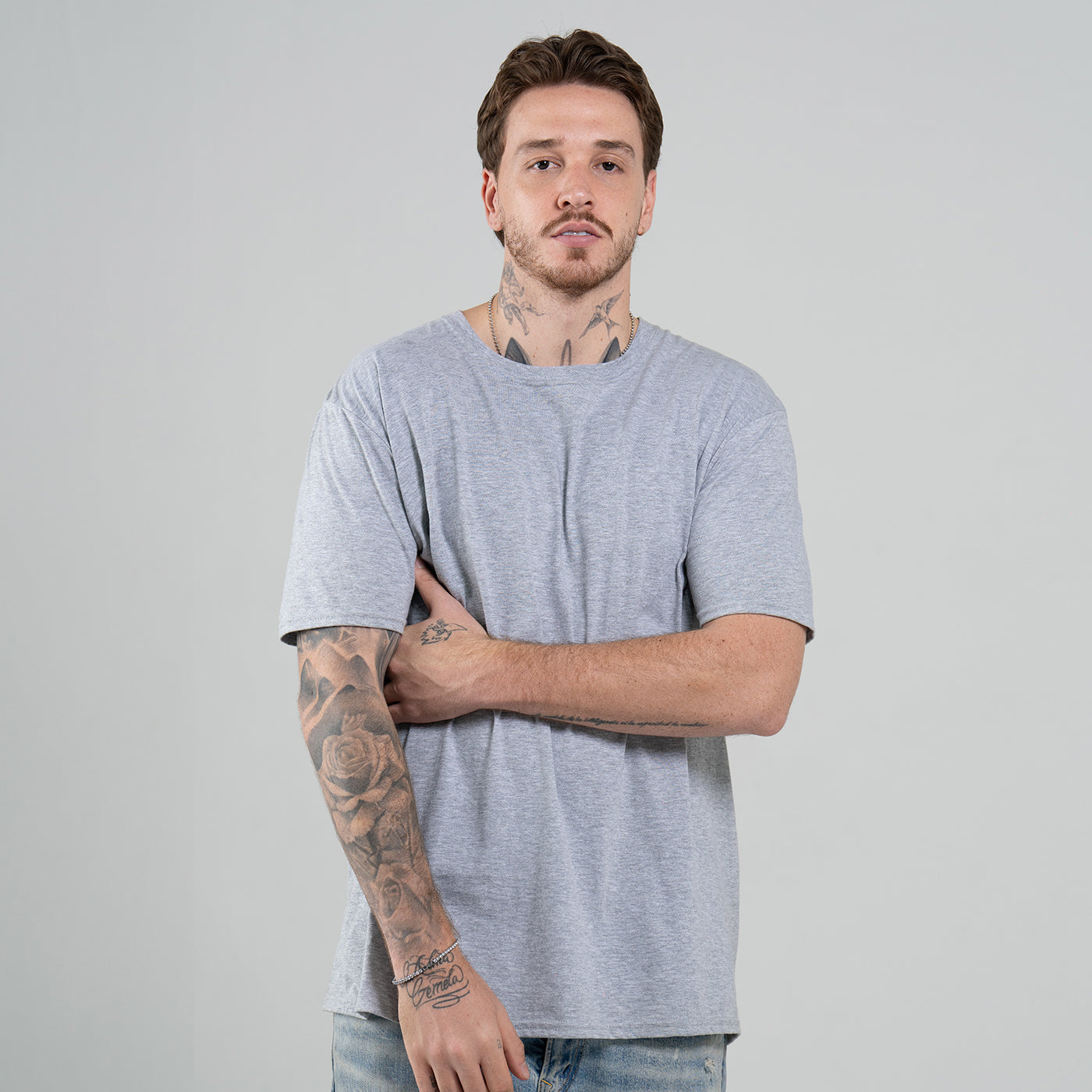 Camiseta Clásica Bahía Gris Jaspe