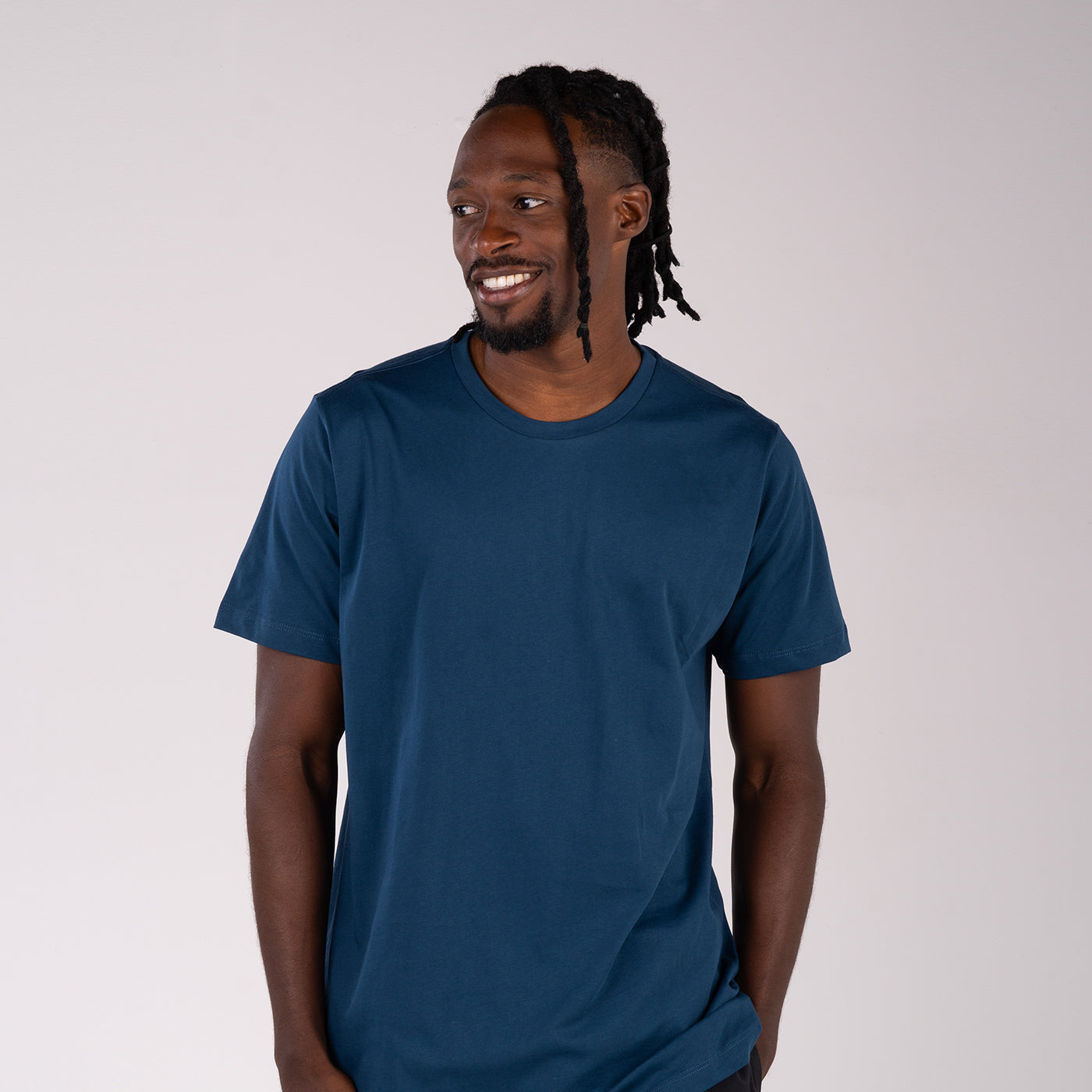 Camiseta Clásica Bahía Azul Marino