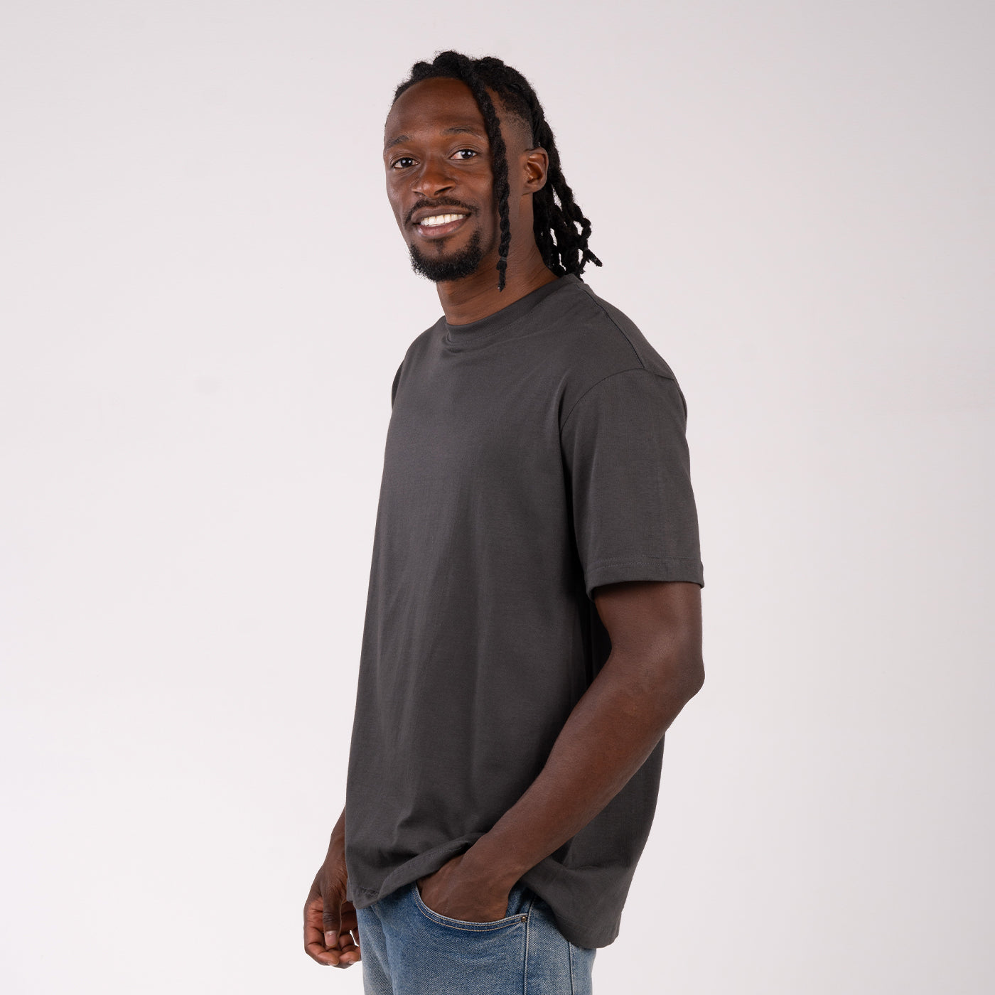 Camiseta Regular Tropical Gris Oscuro