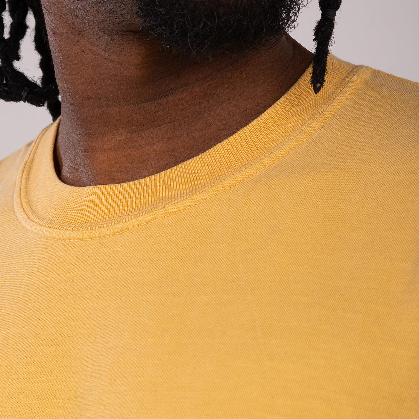 Camiseta Comfort Mostaza